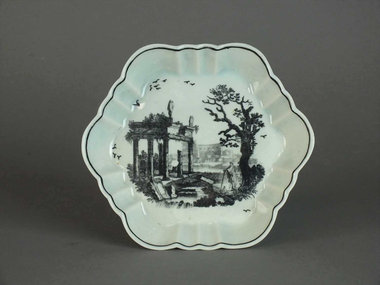 Lot 214 - Worcester teapot stand, circa 1765