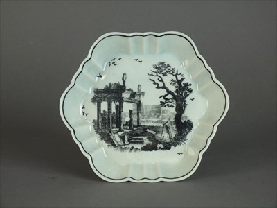 Lot 214 - Worcester teapot stand, circa 1765