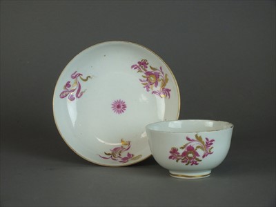 Lot 415 - Worcester teabowl and saucer, circa 1770