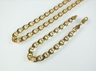 Lot 79 - A necklace and bracelet suite