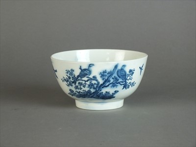 Lot 287 - Caughley 'Birds in Branches' bowl, circa 1780