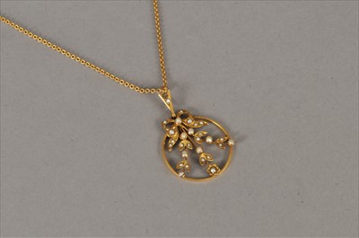 Lot 131 - A seed pearl necklace