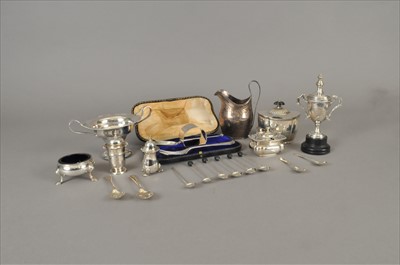 Lot 33 - A collection of silver