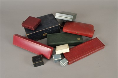 Lot 110 - A large collection of jewellery boxes