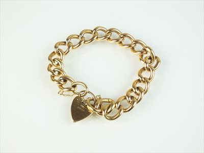 Lot 75 - A 9ct gold curb link bracelet