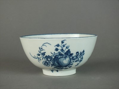 Lot 297 - Caughley slop or waste bowl, circa 1777-84