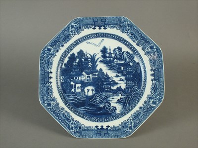 Lot 306 - Caughley octagonal plate, circa 1785