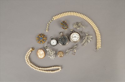 Lot 120 - A collection of jewellery