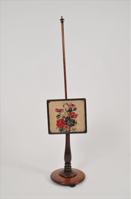 Lot 391 - A Victorian mahogany pole screen