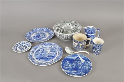 Lot 179 - Assorted collection of blue and white ceramics