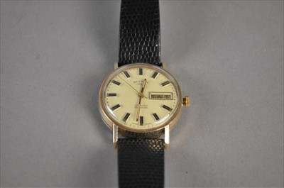 Lot 149 - A Gentlemans 9ct gold Rotary with day and date...