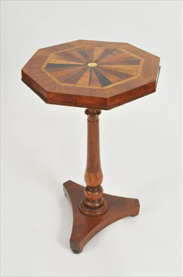 Lot 559 - A 19th century mixed veneer occasional table