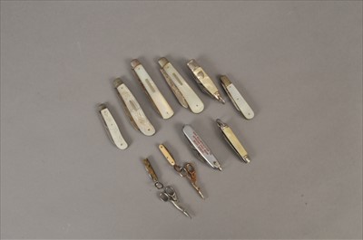 Lot 71 - Five silver and mother of pearl folding knives