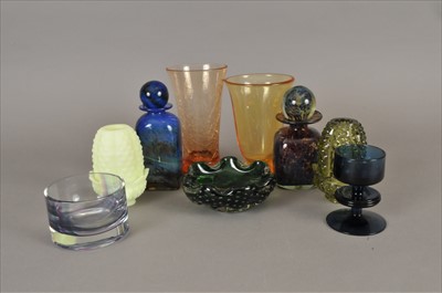 Lot 253 - A group of early-mid 20th century coloured glass