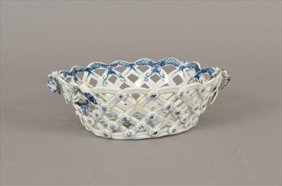 Lot 270 - 18th century Worcester basket and Spode cakestand