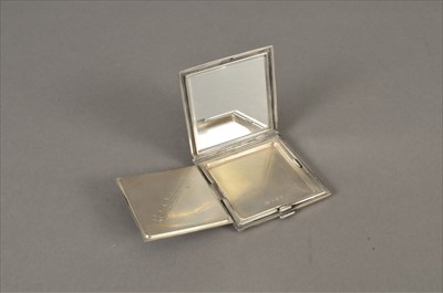 Lot 78 - A silver compact
