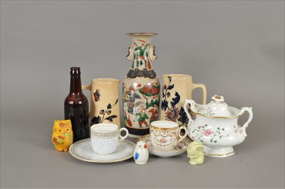 Lot 258 - Small selection of ceramics