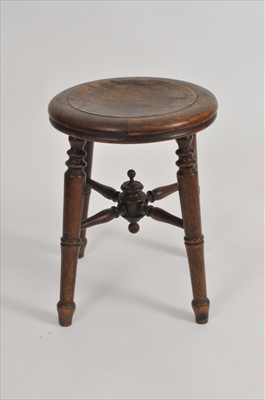 Lot 389 - A small early 20th century piano stool