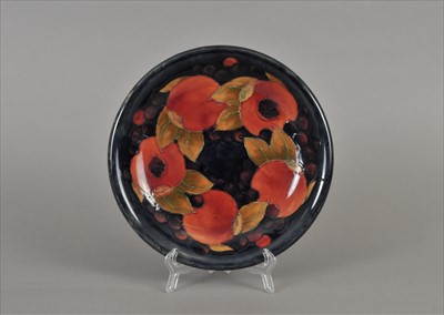 Lot 151 - Moorcroft 'Pomegranate' plate