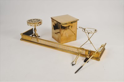 Lot 331 - A collection of brass wares