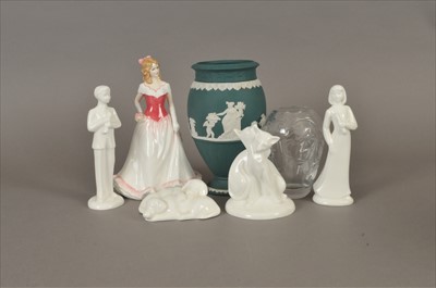 Lot 203 - Mixed collection of Royal Doulton and further ceramics