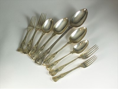 Lot 16 - A collection of Kings pattern silver flatware