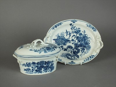 Lot 232 - Caughley butterdish, cover and stand, circa