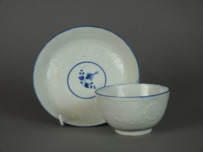 Lot 335 - Caughley 'Bright Sprigs' tea bowl and saucer, circa 1782-92