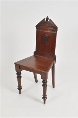 Lot 407 - A Victorian mahogany hall chair