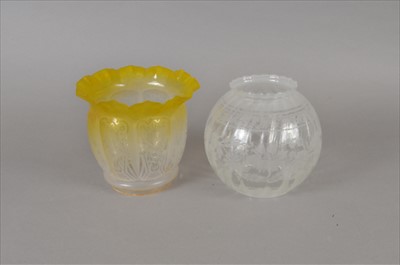 Lot 294 - A uranium yellow tinted etched glass lamp shade