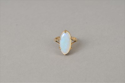 Lot 368 - A opal dress ring
