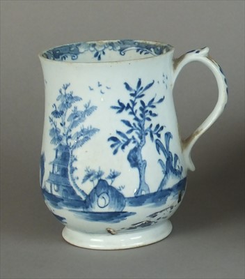 Lot 512 - Lowestoft mug, circa 1760-65