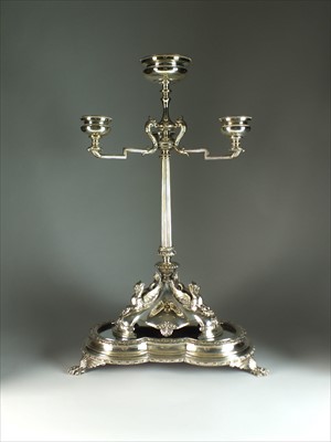 Lot 4 - An Elkington & Co silver plated table centrepiece