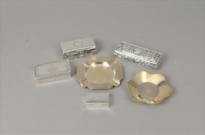 Lot 342 - A small collection of silver