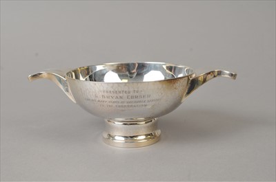 Lot 321 - A silver quaich