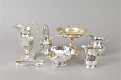 Lot 320 - A small collection of silver