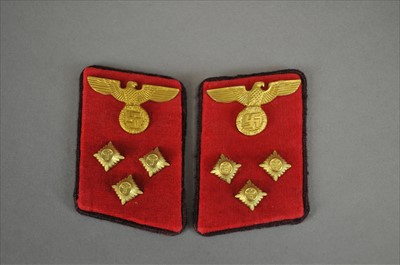 Lot 244 - A matched set of German Third Reich collar tabs