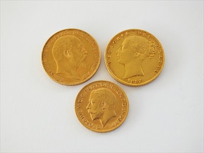 Lot 207 - Two sovereigns and a half sovereign