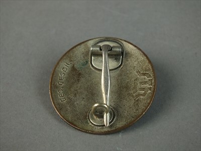 Lot 602 - 1924 German Der Stahlelm badge