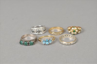 Lot 411 - Six stone set rings