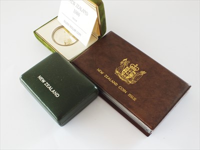 Lot 221 - A collection of British and Commonwealth commemorative coinage