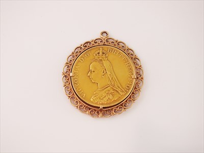 Lot 160 - A Victoria Jubilee £5 coin dated 1887