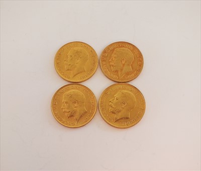Lot 182 - Four George V half sovereigns