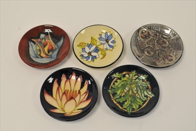 Lot 53 - Five Moorcroft coasters/pin dishes