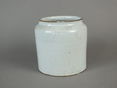 Lot 11 - Late 18th century delft drug jar
