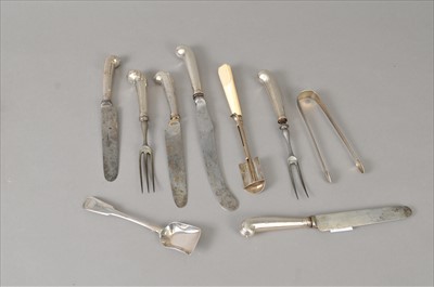 Lot 349 - A small collection of silver