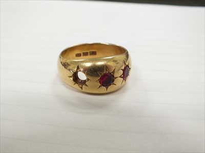 Lot 113 - An untested ruby ring