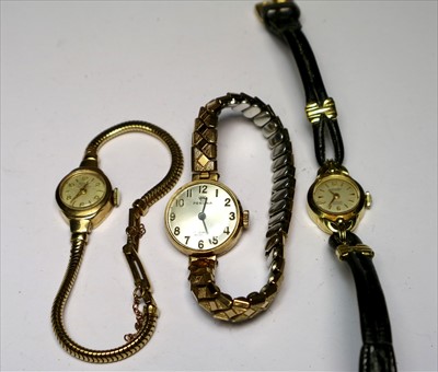 Lot 418 - A collection of three ladies watches...