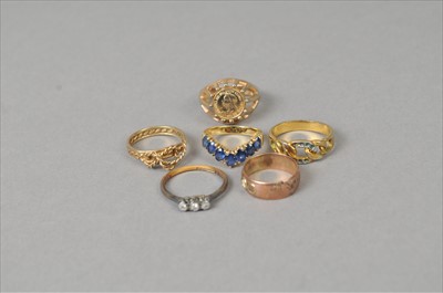 Lot 404 - A collection of six rings