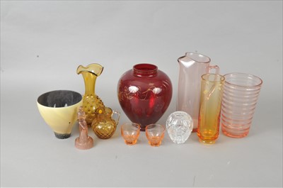 Lot 100 - Collection of decorative glassware